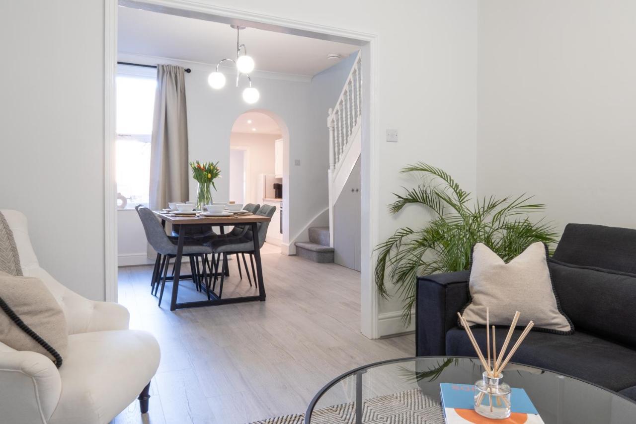 Southview Stays - Three Bedroom House Τσέστερ Εξωτερικό φωτογραφία