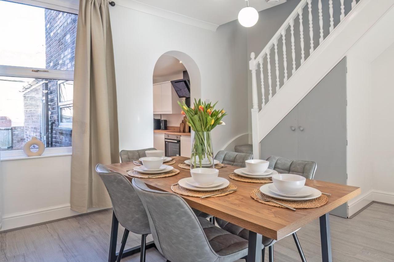 Southview Stays - Three Bedroom House Τσέστερ Εξωτερικό φωτογραφία