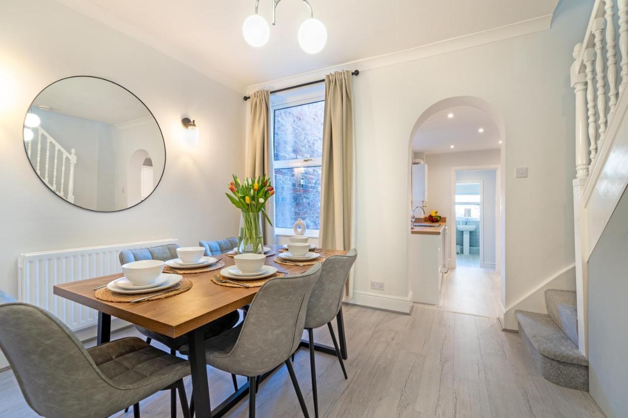 Southview Stays - Three Bedroom House Τσέστερ Εξωτερικό φωτογραφία