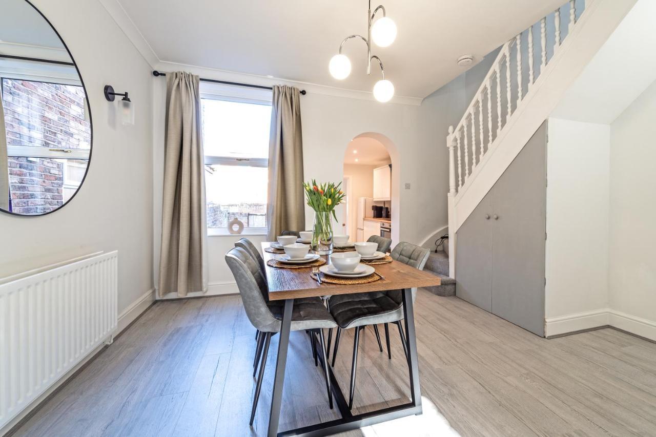 Southview Stays - Three Bedroom House Τσέστερ Εξωτερικό φωτογραφία